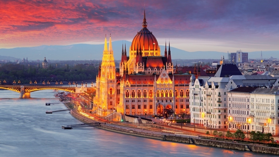 ტურიBudapest